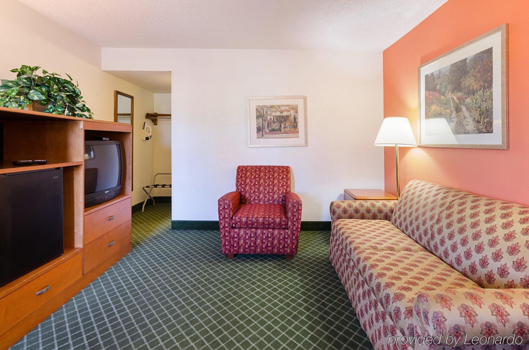 Econo Lodge Inn & Suites Johnson City Eksteriør billede