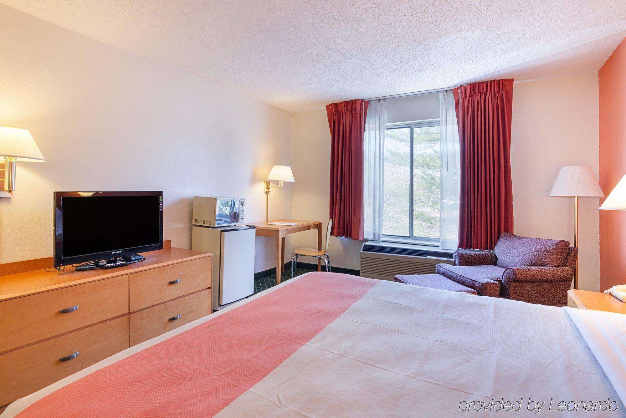 Econo Lodge Inn & Suites Johnson City Eksteriør billede