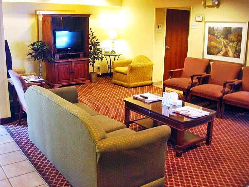 Econo Lodge Inn & Suites Johnson City Eksteriør billede