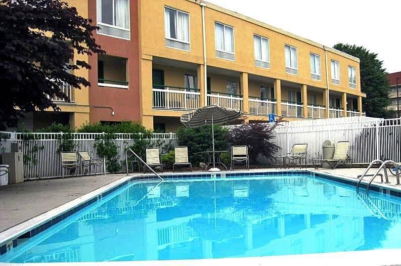 Econo Lodge Inn & Suites Johnson City Eksteriør billede