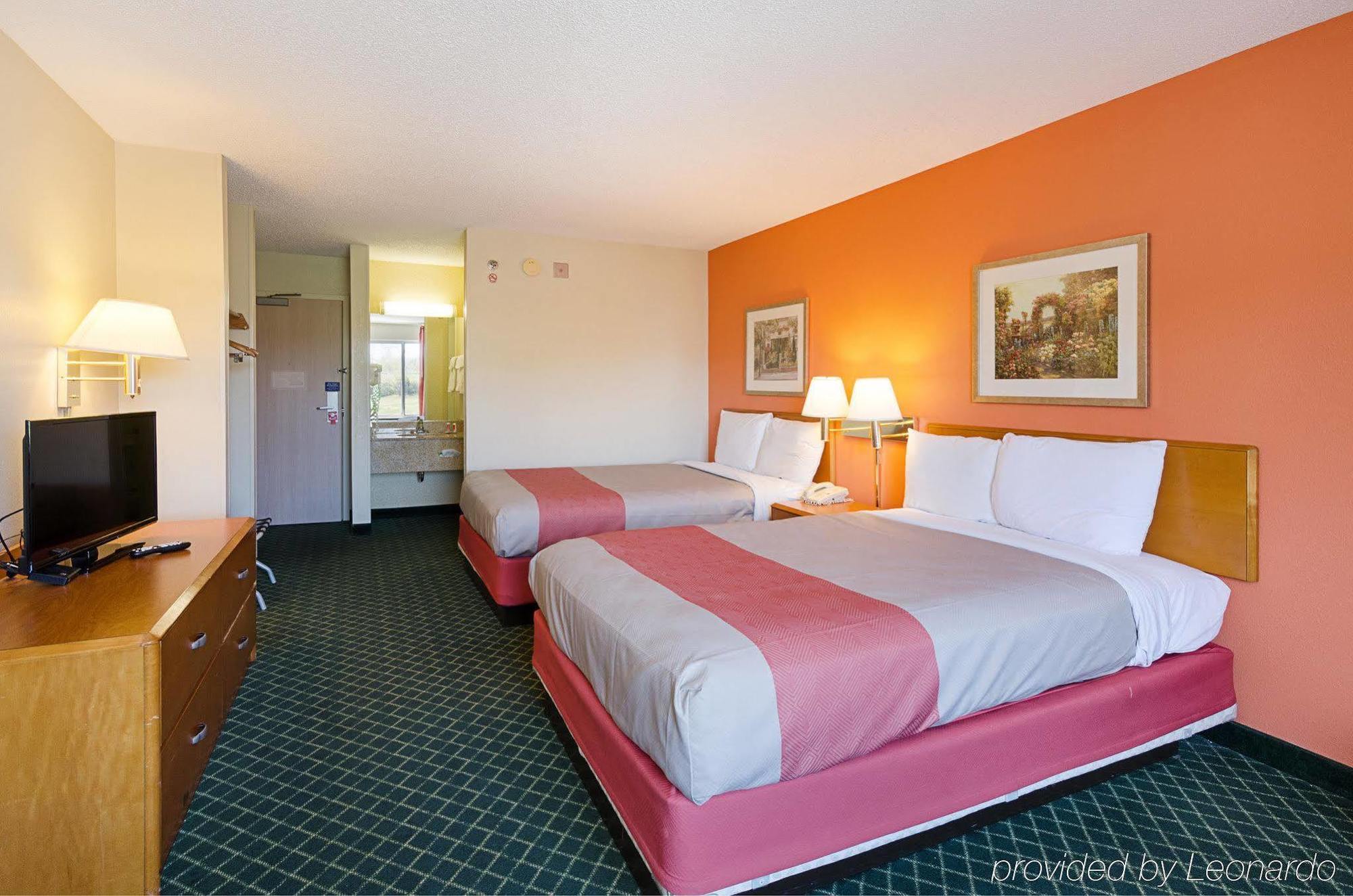 Econo Lodge Inn & Suites Johnson City Eksteriør billede