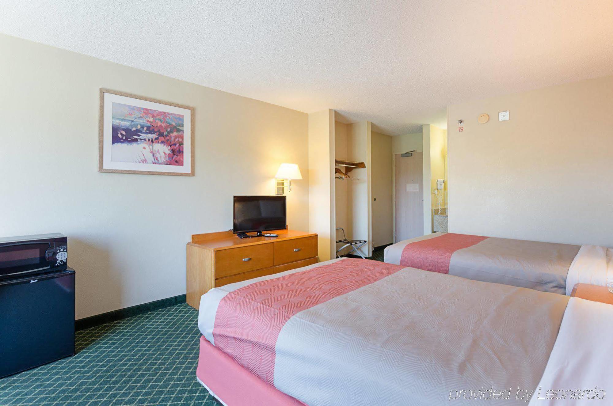 Econo Lodge Inn & Suites Johnson City Eksteriør billede