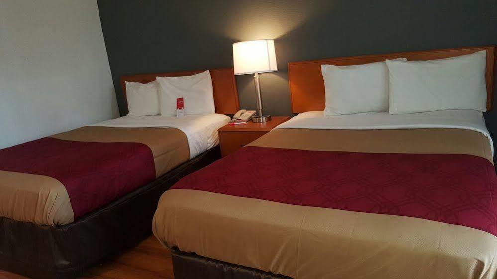 Econo Lodge Inn & Suites Johnson City Eksteriør billede