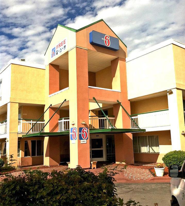 Econo Lodge Inn & Suites Johnson City Eksteriør billede